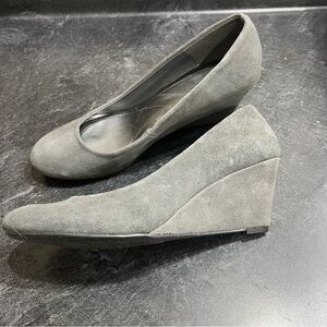 Merona Gray Faux Suede Wedges 3” Heels Slip-on Round Toe Women's sz 9 Pump NWOT